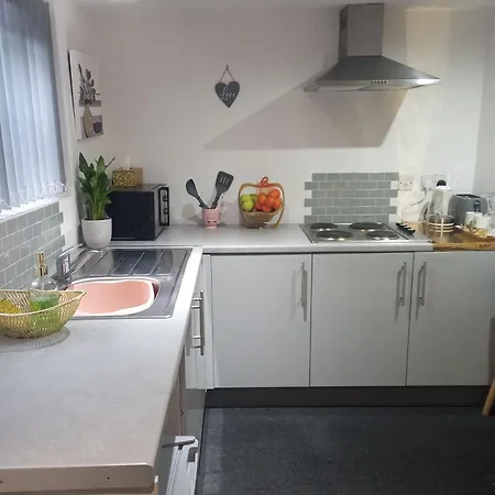 Affordable Luxury Place Near The Center - Free Parking, Free Wifi Apartment