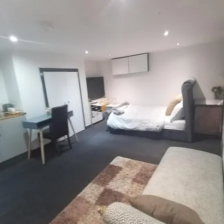 Affordable Luxury Place Near The Center - Free Parking, Free Wifi *