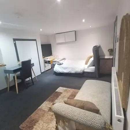 Affordable Luxury Place Near The Center - Free Parking, Free Wifi *