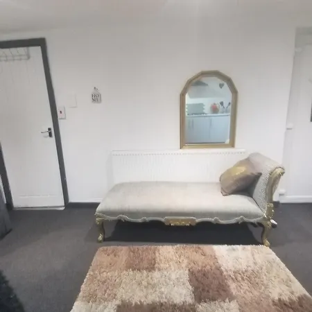 Affordable Luxury Place Near The Center - Free Parking, Free Wifi شقة
