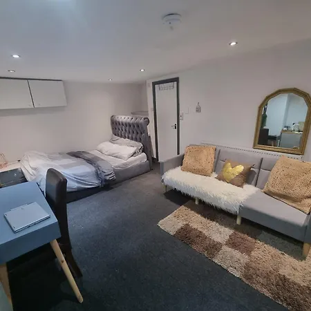 Affordable Luxury Place Near The Center - Free Parking, Free Wifi *