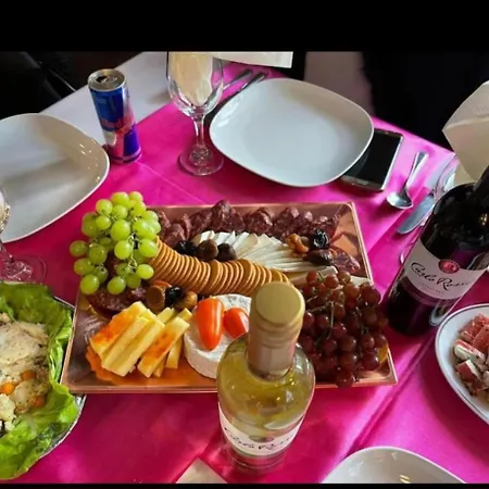 Affordable Luxury Place Near The Center - Free Parking, Free Wifi * ليدز